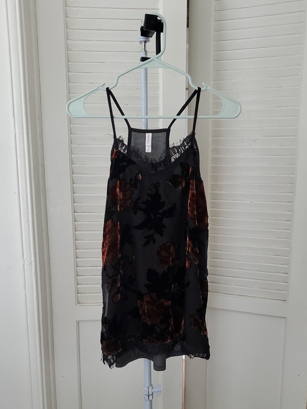Xhilaration Black Velvet Burnout Floral Tank Lace Trim Blouse Size S